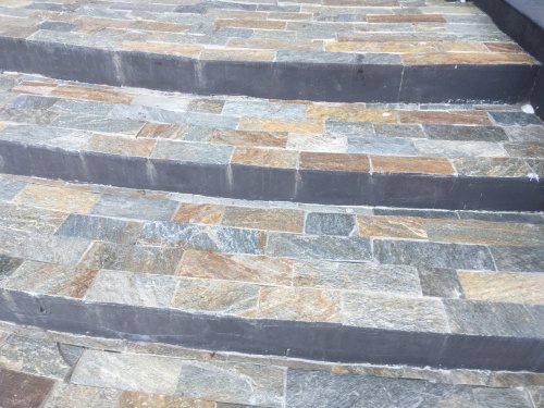 Плитка из Златолита Уральского для лестницы купить в Апрелевке