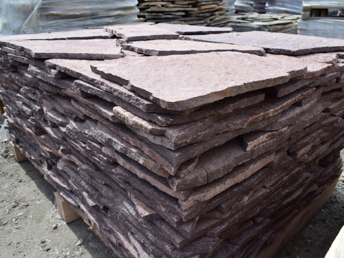 Плитняк лемезит бордовый для облицовки цоколя 20-25 мм  купить в Апрелевке