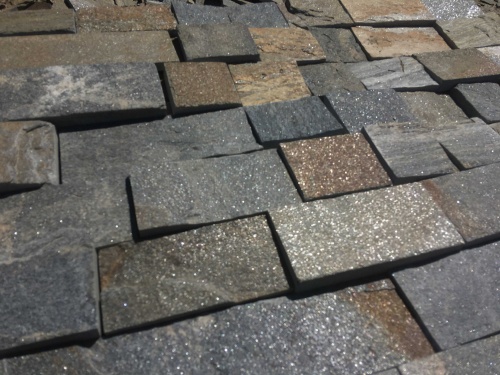 Плитка пилёная златолит Уральский для цоколя, отмостки купить в Апрелевке