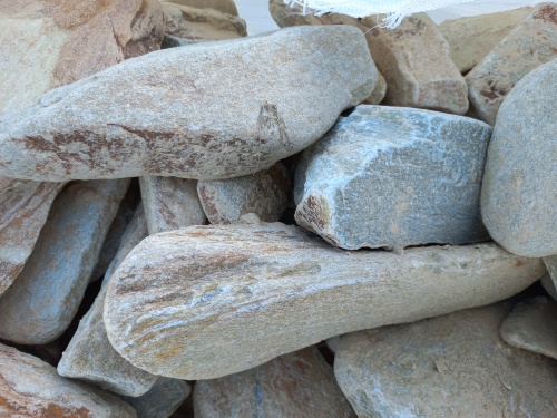 Златолит жёлтый, жёлто-зелёный глыбки и валуны для ланшафтного дизайна купить в Апрелевке