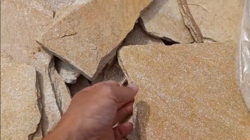 Плитняк златолит жёлтый золотистый для отмостки купить в Апрелевке