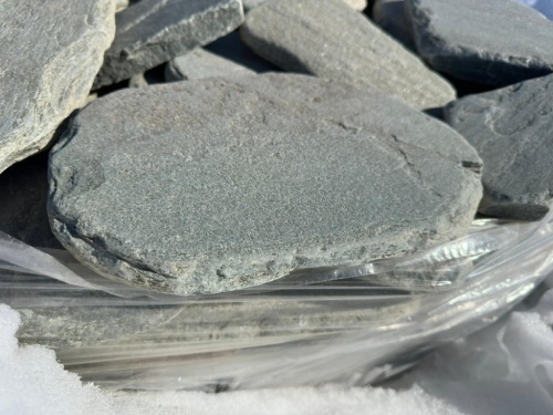 Плитняк златолит зелёный галтованный для мощения на бетон купить в Апрелевке