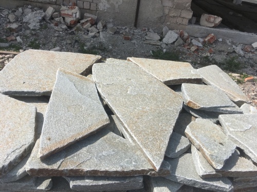 Златолит серебристый галтованный для лестниц купить в Апрелевке