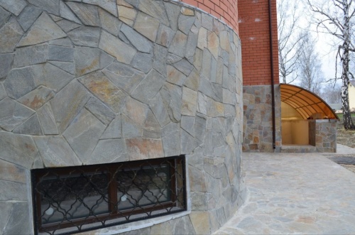 Плитняк златолит Уральский для цоколя, отмостки купить в Апрелевке